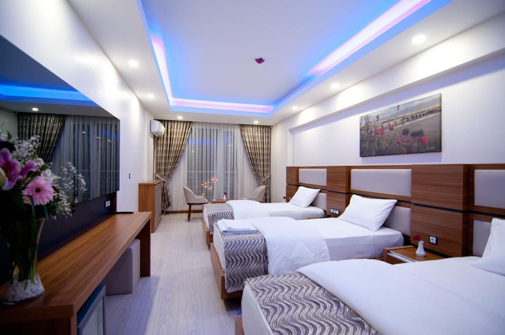 Mus Grand Hotel Room photo